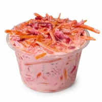 Romige coleslaw met rode bieten relish